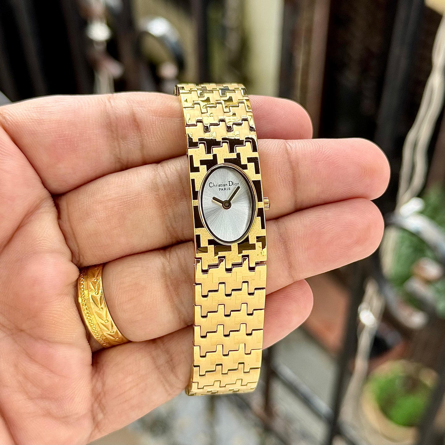 CHRISTIAN DIOR MISS DIOR – ICONIC PARISIAN LUXURY